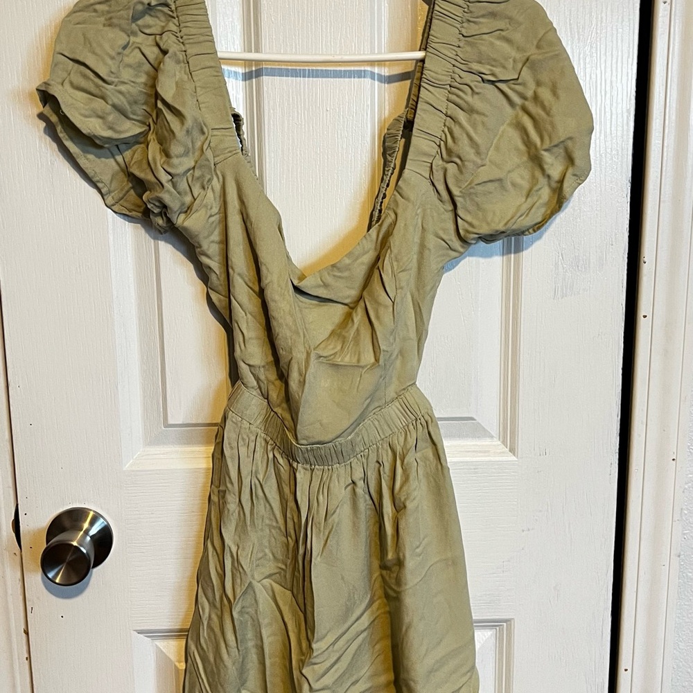 Forever 21 Olive Backless Puff Sleeve Dress